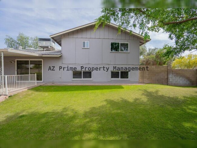 Building Photo - 1104 E Bell De Mar Dr