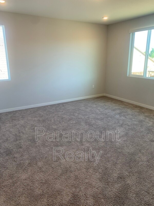 Building Photo - 886 Shearwater Rd