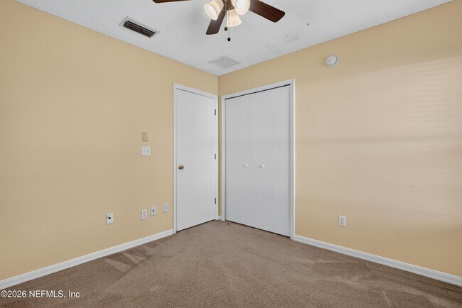 Building Photo - 353 Redwood Ln