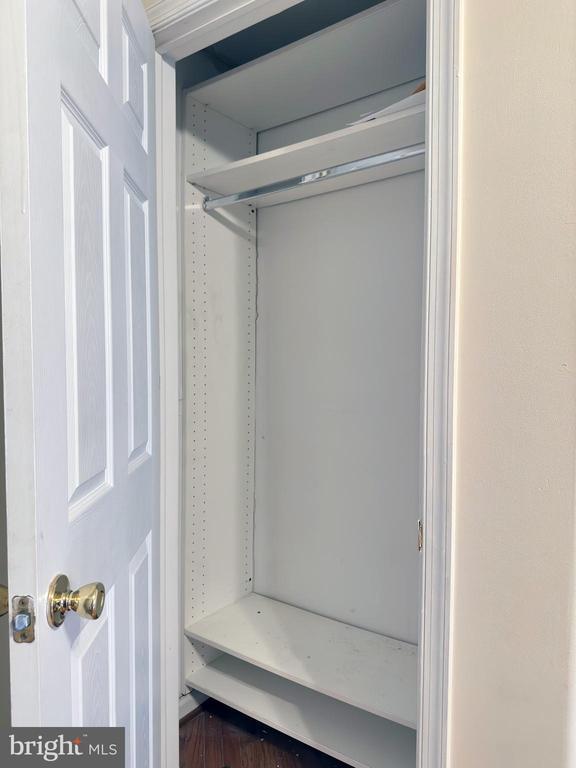 Building Photo - 1525 Montrose St