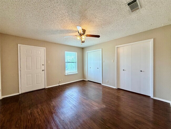 Building Photo - 3309 Fallmeadow St