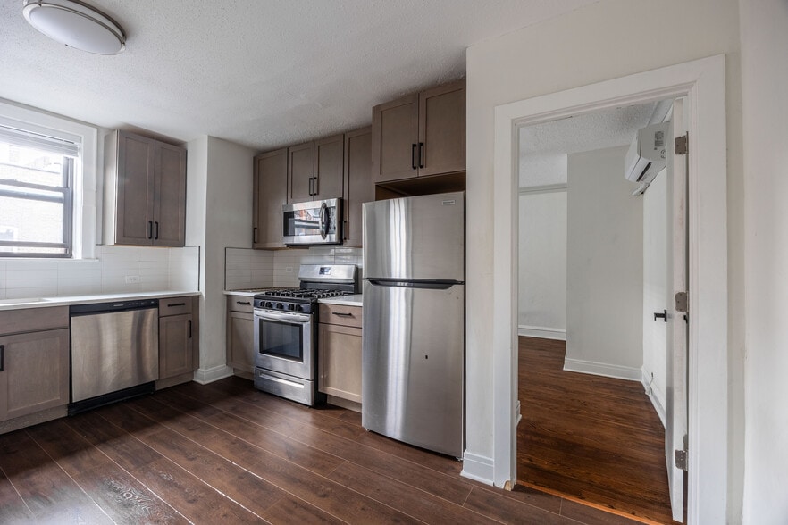 Building Photo - 5505 N Lincoln Ave