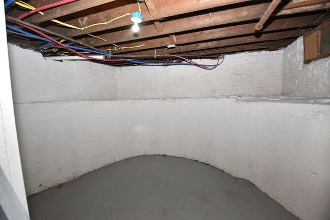 Building Photo - COMING SOON! Near local Universities and Entertainment 4 bedroom 2 story Single Family Home