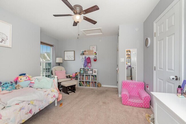 Building Photo - 3034 Meridian Cmns