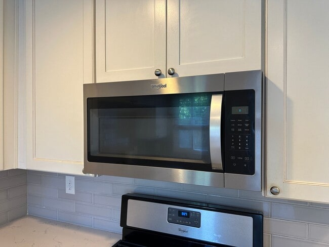 Building Photo - 204 Emerson Ave