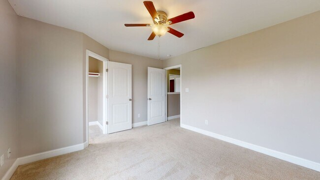 Building Photo - 4 Bedroom Home in Carolina Plantations!