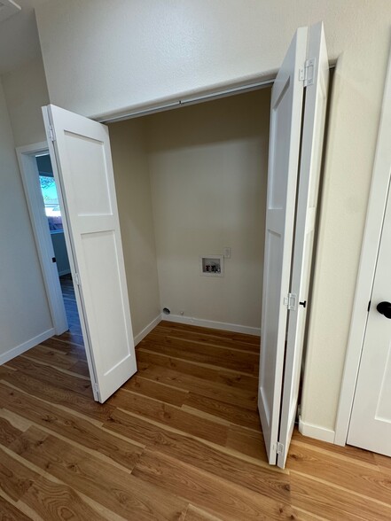 Building Photo - 1101 W 2nd St