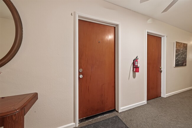 Building Photo - 2021 Southgate Blvd