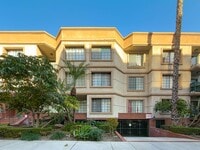 Building Photo - Spacious 3BR Condo in Downtown Glendale!