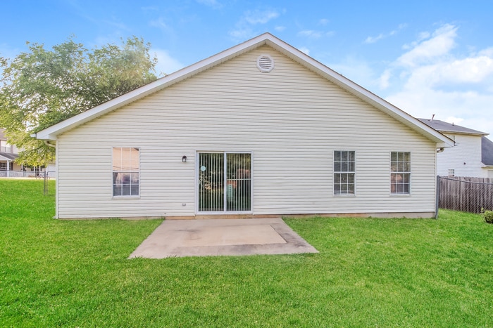 Building Photo - 421 Raspberry Ln