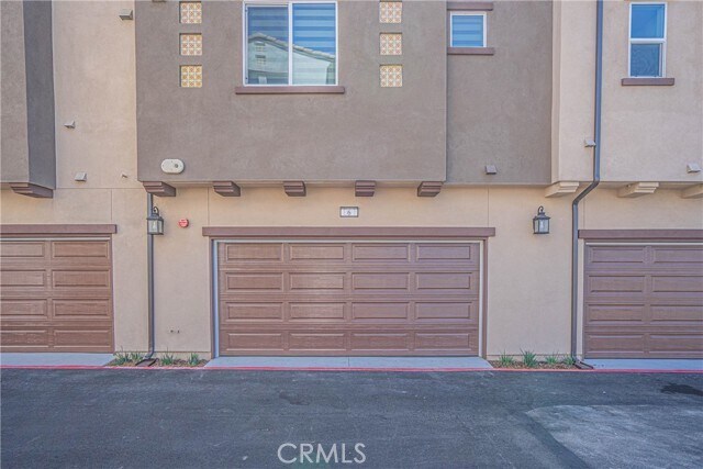 Building Photo - 2317 W Broadway