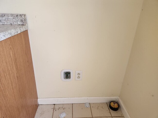 Building Photo - 413-415-415 N 6th Ave