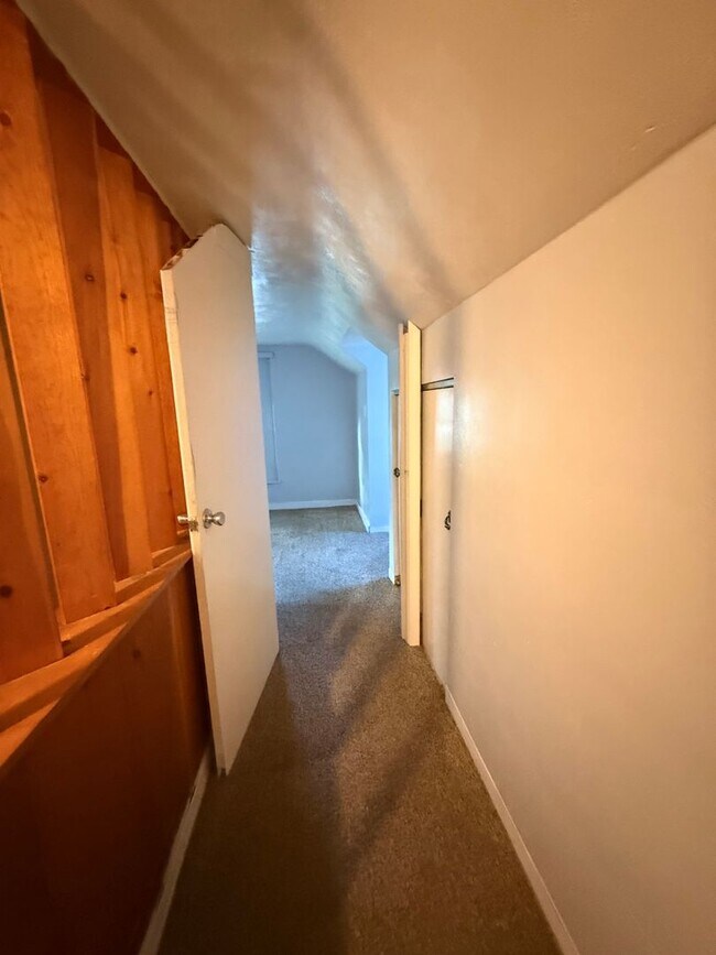 Building Photo - 4 Bedroom Home in Dayton