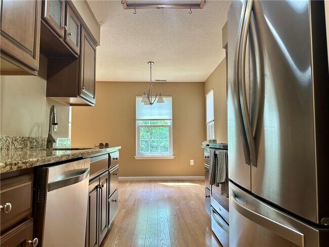 Building Photo - 112 Cartwheel Ct