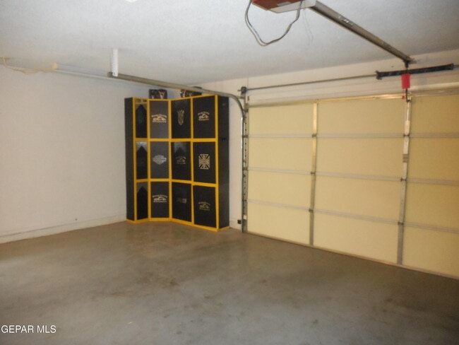 Building Photo - 3241 Point Ct