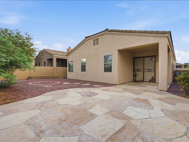 Building Photo - 601 E Pima Meadows Dr