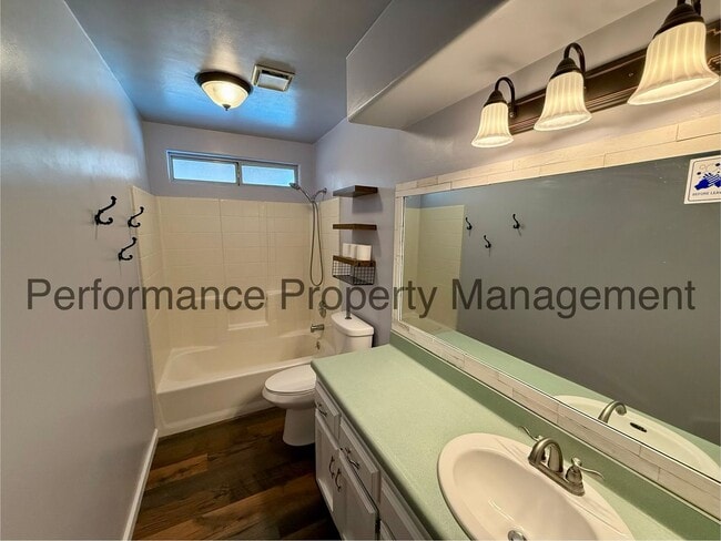 Building Photo - Updated 3 Bed/2 Bath Taft Home w/ Pool, Solar & $0 Deposit Option
