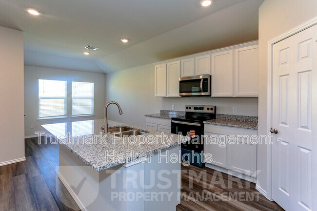 Building Photo - 1003 Cedar Trl