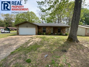 Building Photo - 4013 Wooddale Dr