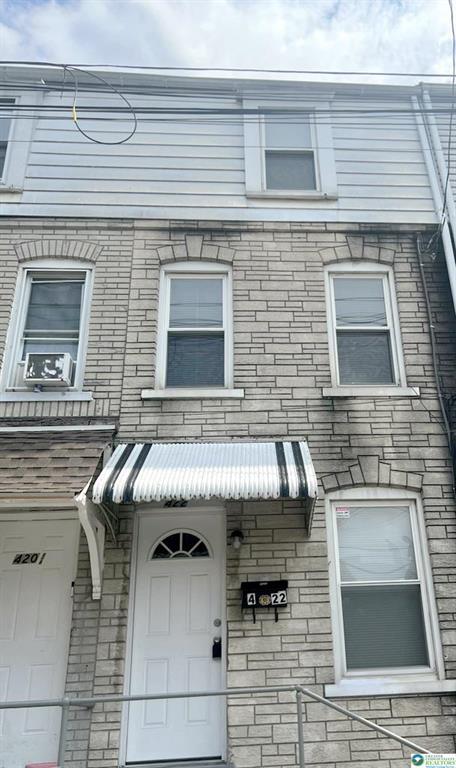 Primary Photo - 422 W Whitehall St