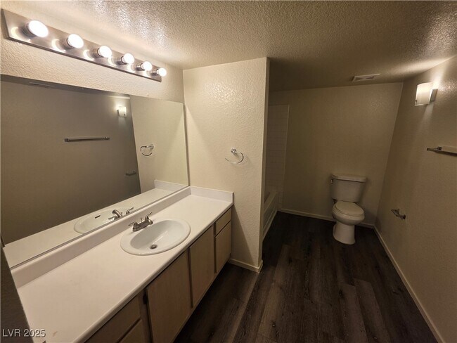 Building Photo - 8101 W Flamingo Rd