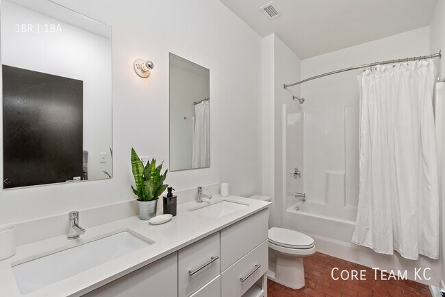 Building Photo - 1180 E 30th St