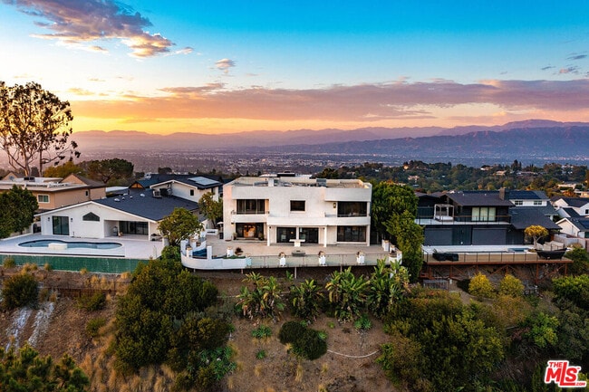 Building Photo - 11470 Dona Evita Dr