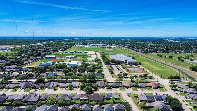 Building Photo - 16425 Monte Carlo Ln