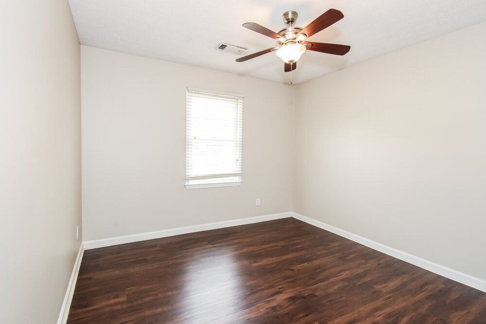 Building Photo - 1150 Burning Bush Dr