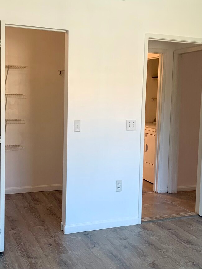 Building Photo - 1235 Reserve Way