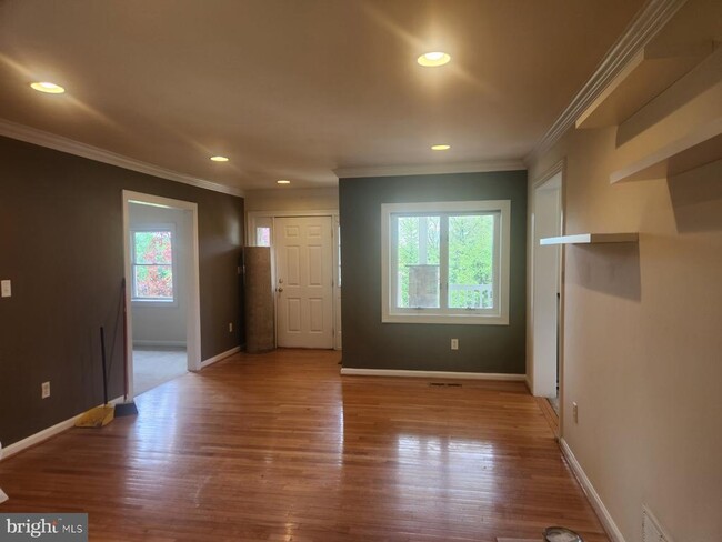 Building Photo - 1507 Easton Rd