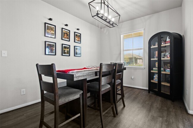 Building Photo - 622 Little Cypress Ln