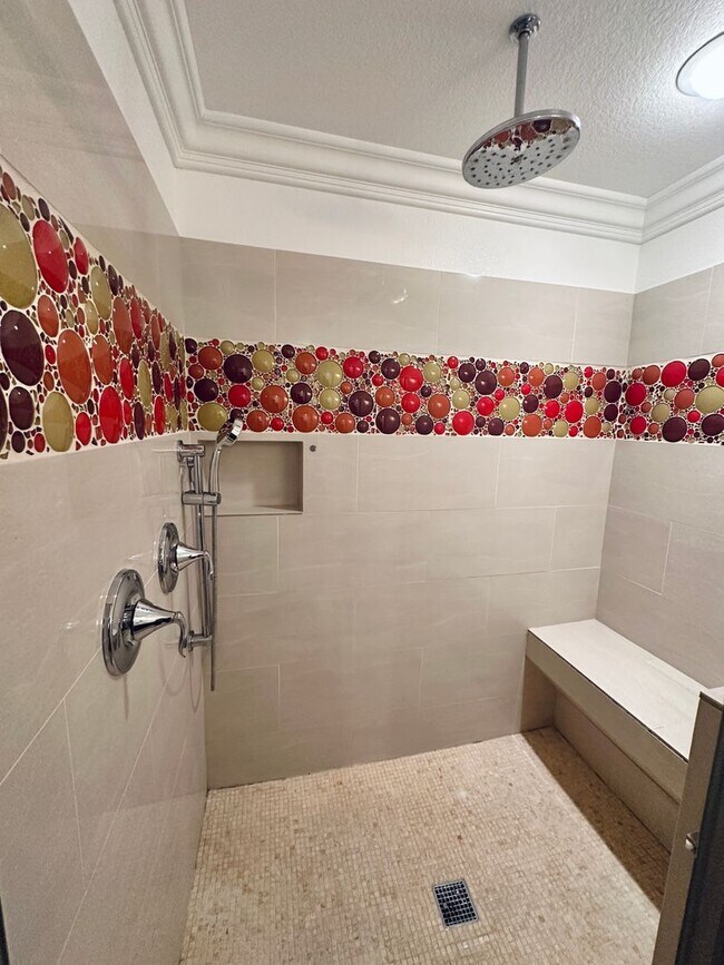 Building Photo - Beautiful 2 bed 2 bath condo in guard gated Residence at Canyon Gate community! Home features bea...