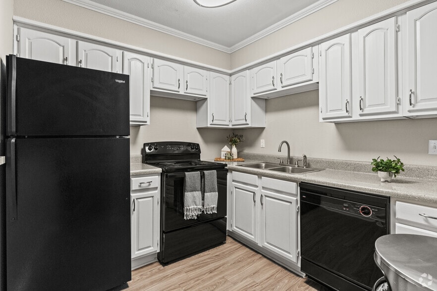 Lobby - Kitchen - WATERDANCE