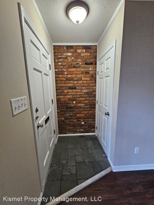 Building Photo - 2 br, 1.5 bath House - 573 S Goodlett Street