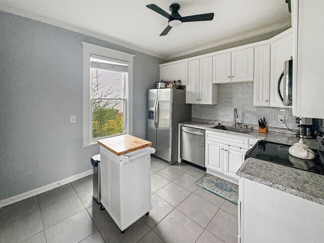 Building Photo - Spacious 3 Bedroom in Richmond