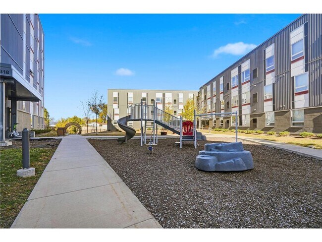 Building Photo - 2318 Jefferson St NE