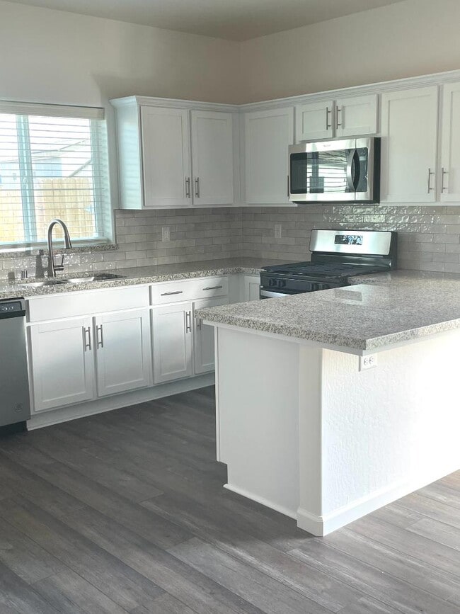 Building Photo - 3848 S Burke St