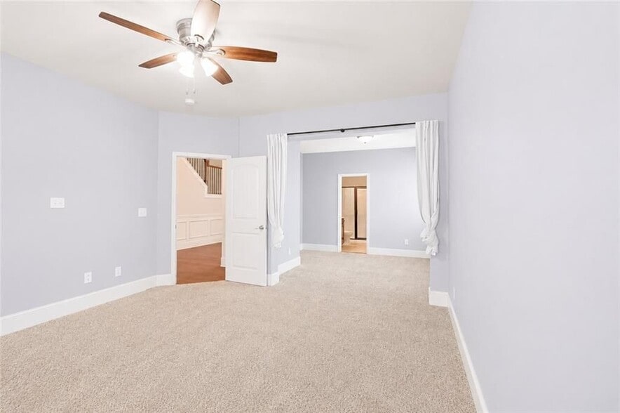 Building Photo - 2236 Caledonia Dr SE