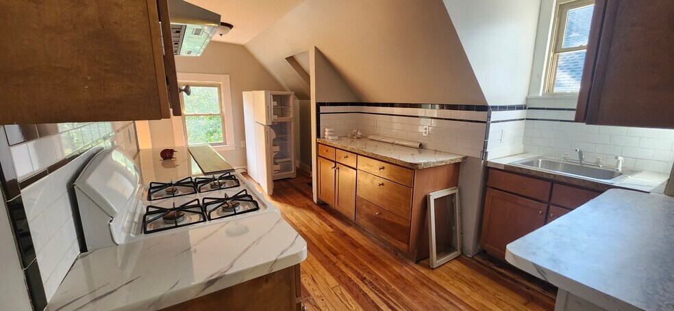 Building Photo - 396 Whalley Ave