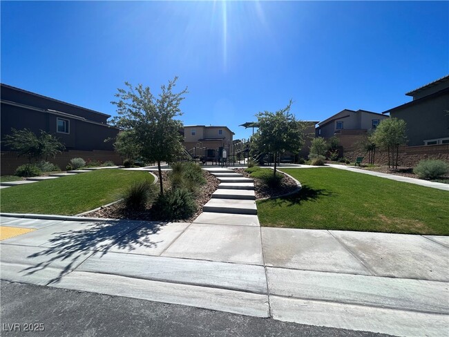 Building Photo - 8903 Roadrunner Ravine St