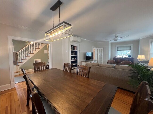 Building Photo - 9 Sylvan St