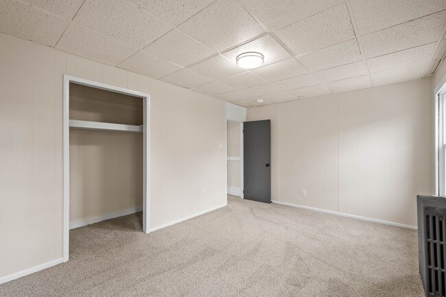 Building Photo - Stunning 2 Bedroom home in McKees Rocks available July 1!