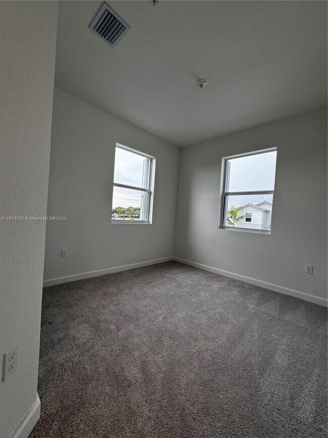 Building Photo - 104 SW 184th Way