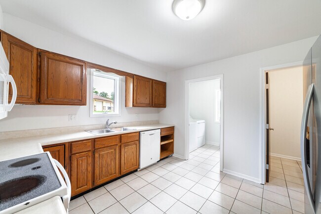 Building Photo - 201 Briarcrest Ct