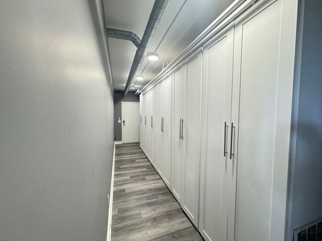 Building Photo - Desirable Union Square Corner Penthouse!