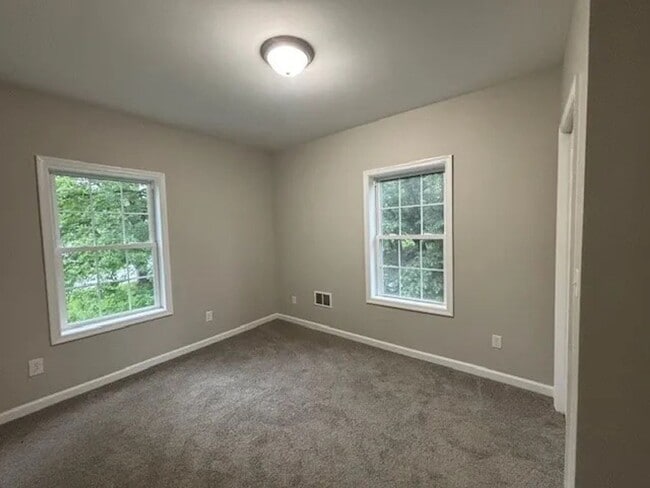 Building Photo - Charming 3-Bedroom Single-Family Home – Ne...