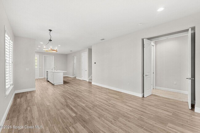 Building Photo - 1011 Steven Patrick Ave