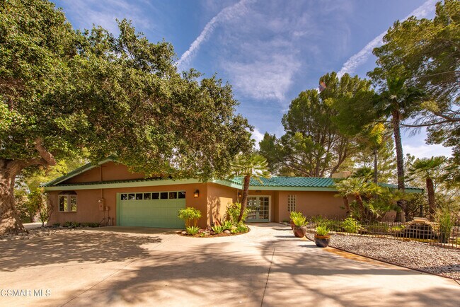 Building Photo - 6110 Colodny Dr