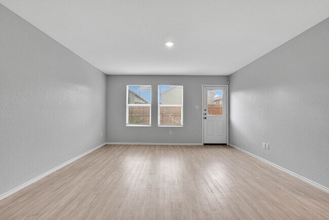 Building Photo - Cozy 4 Bedroom Home in Rosillo Creek